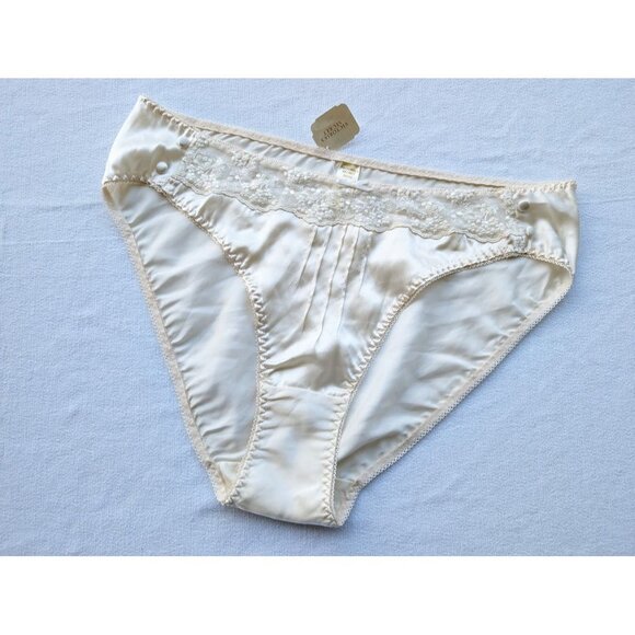 Victoria's Secret Vintage Gold Label Panties Size S/5 Lace Bridal 100% Silk NEW